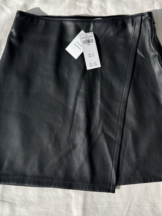 Hollister Dresses & Skirts - Hollister Sleek Black Mini Skirt